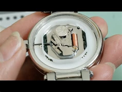 michael kors uhr batterie selber wechseln|michael kors watch battery removal.